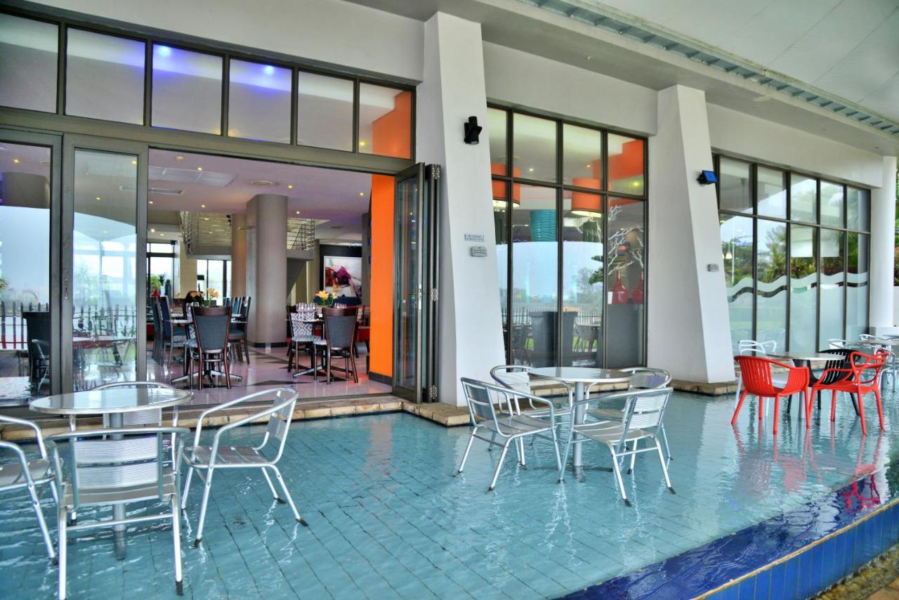 Bon Hotel Waterfront ריצ'רדס ביי מראה חיצוני תמונה